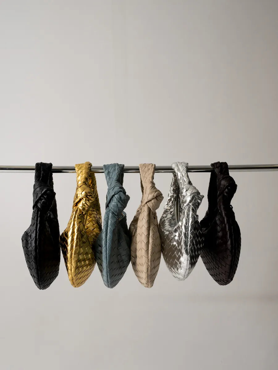 CHOOSE THE BAG THAT MATCHES YOUR STYLE